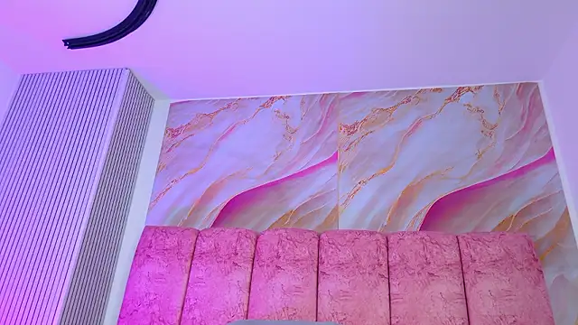 emmacurvy Adlı Modelin Canlı XXX Sohbeti