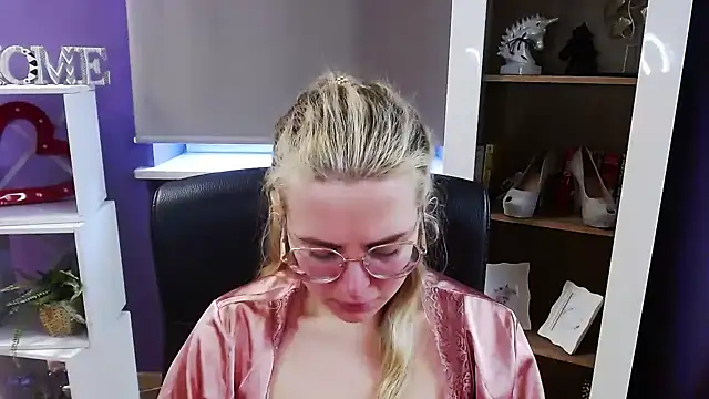 Zoey_Erotic Chat XXX in diretta