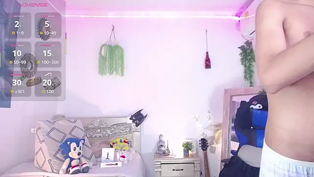 Chat XXX en directo de huge_armound