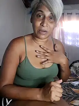 Goodgirlsue_77's Live XXX Chat