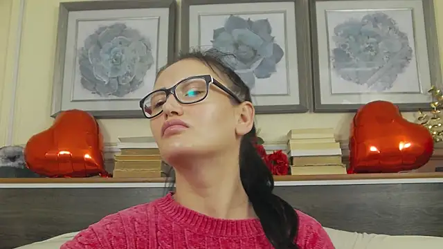 Chat XXX en directo de HellenDesire