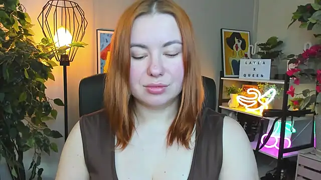 LAYLAxSTAR: απευθείας συνομιλία ΧΧΧ