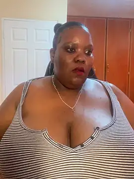 Michyboldy Adlı Modelin Canlı XXX Sohbeti