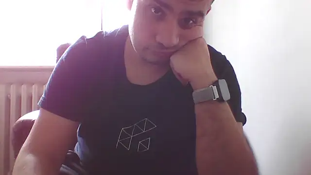 YakisikliSikici élő XXX-chatje