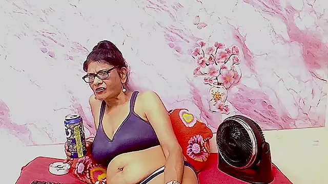 IndianAllure: онлайн-секс-чат