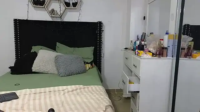 charlotte_077 live XXX chat