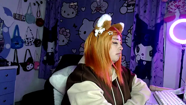 lussyevans24 live XXX chat