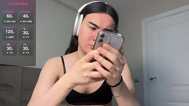 Chatroom XXX en direct de HeyAlena