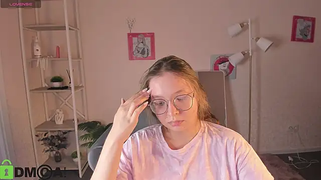 Nuura_Moore live XXX chat