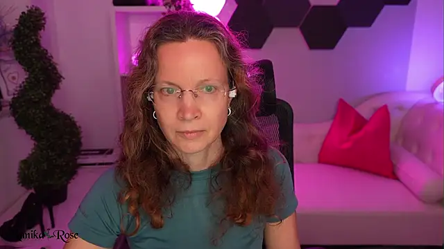 Chatroom XXX en direct de AnnikaRose