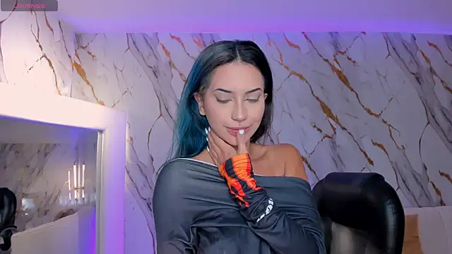 Онлайн чат XXX KayraLanne