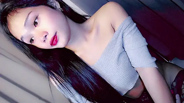 Онлайн чат XXX Amomentoflust99