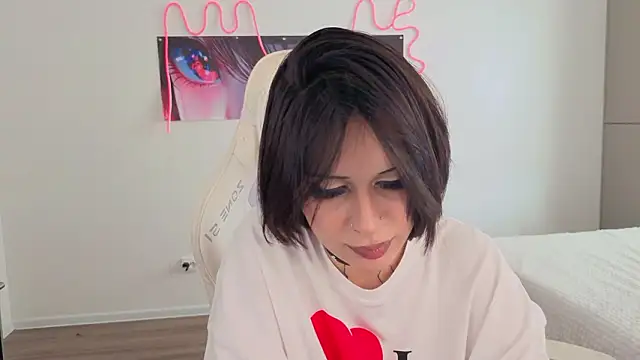 IamLuna2006 Adlı Modelin Canlı XXX Sohbeti