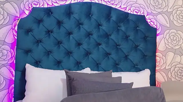 HazelMoret Chat XXX in diretta