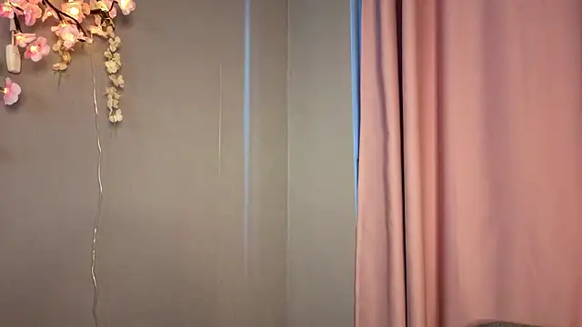 Jinny_Ginger Adlı Modelin Canlı XXX Sohbeti