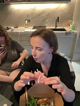 Nura_n_Sarah 现场XXX聊天