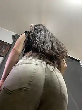 Adele_Shy_ লাইভ XXX চ্যাট