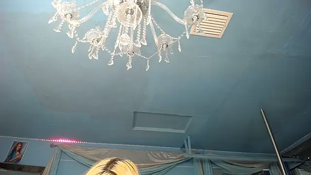 ADRIANNA_FOX Chat XXX in diretta