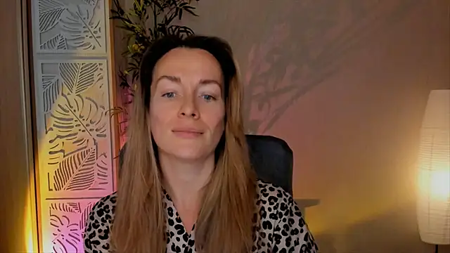 RebeccaMartinez élő XXX-chatje