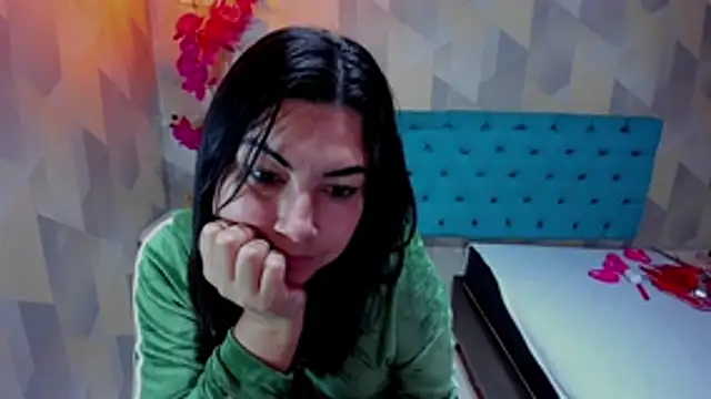 AdaFawxx Adlı Modelin Canlı XXX Sohbeti