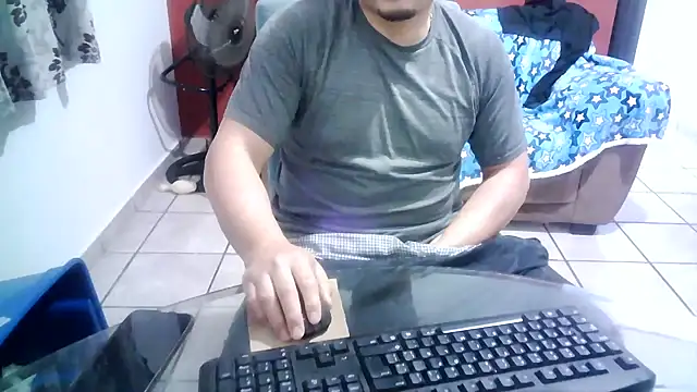 XXX chat uživo modela Benjacabo