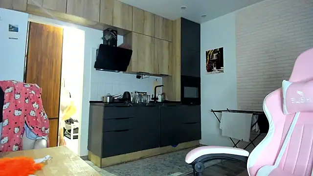 _Alice_Kitty Obrolan Langsung XXX