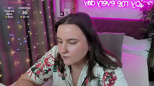 FeralPeachのライブXXXチャット