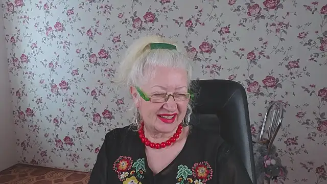 Chat +18 de Maya_Mayflower ao vivo