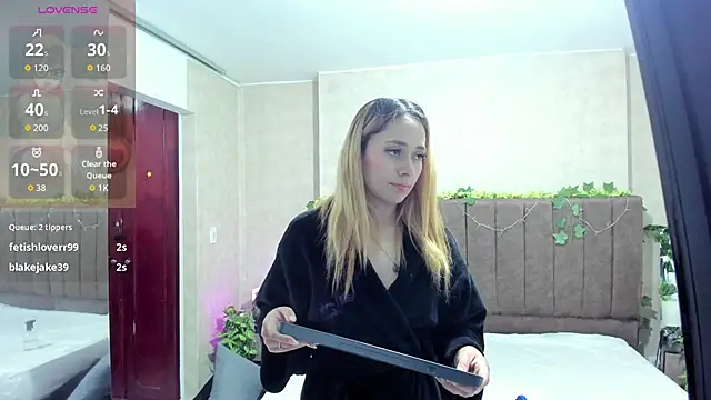 LanaMills_'s Live XXX Chat