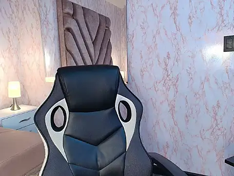 Chat +18 de redd_pandaa ao vivo