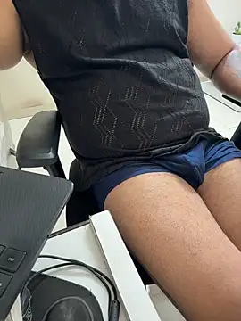 FlirtyxBoyのウェブカメラショー