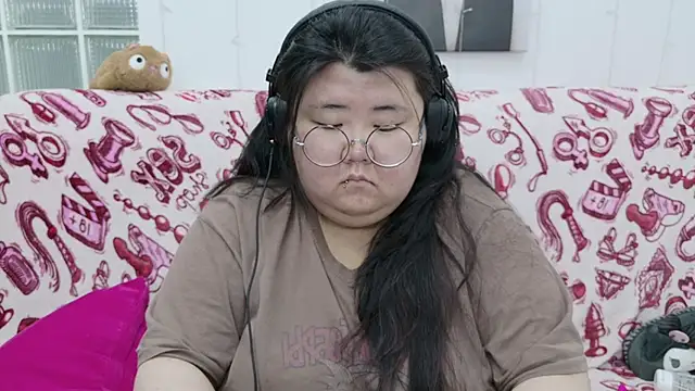 Czat XXX na żywo – Nadine_asian