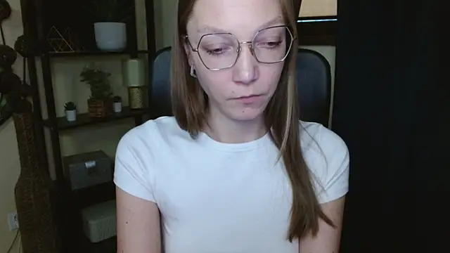 EmillyPlay 现场XXX聊天