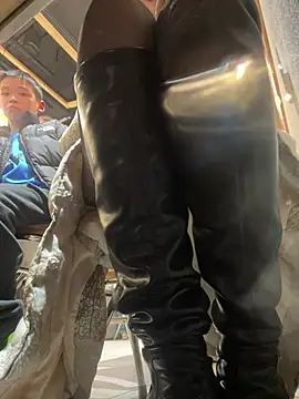 XXX chat uživo modela petoys