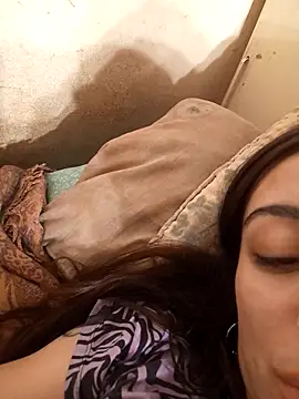 Jennyvignaduzzo – Naživo XXX chat