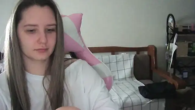 Caymira: απευθείας συνομιλία ΧΧΧ