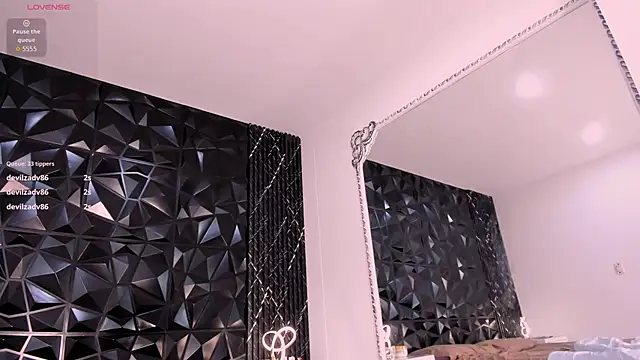 AriadnaLoren Live XXX-chat