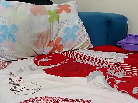 divineass_1 Adlı Modelin Canlı XXX Sohbeti