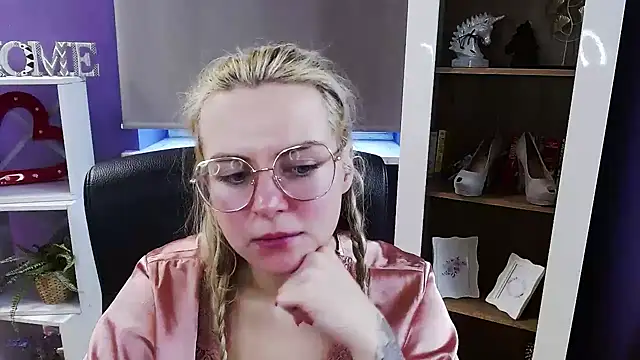 Zoey_EroticのライブXXXチャット