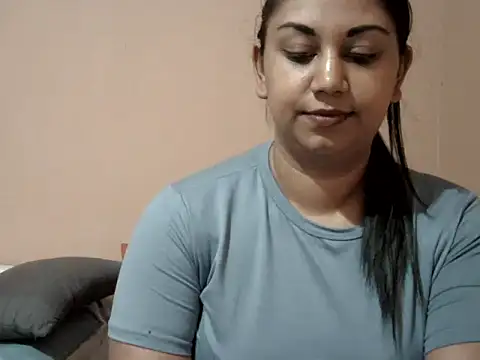 bellachow10 Adlı Modelin Canlı XXX Sohbeti