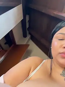 แชท XXX สดของ SashaLiciosa_