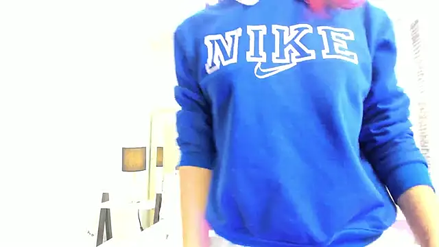 ximena_vasquez8: διαδικτυακό σόου στην κάμερα