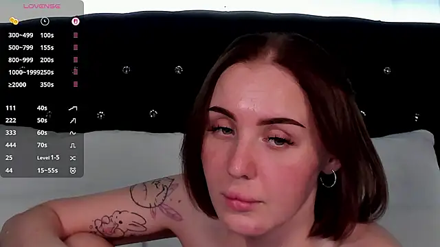 LianaFordのライブXXXチャット