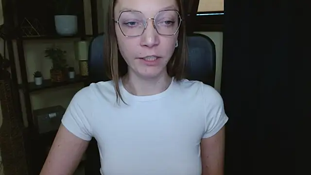 EmillyPlay's Live XXX Chat