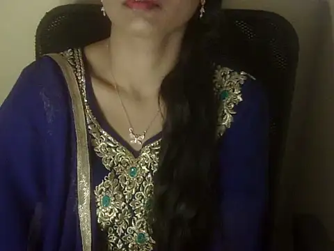 Saheba_S: διαδικτυακό σόου στην κάμερα