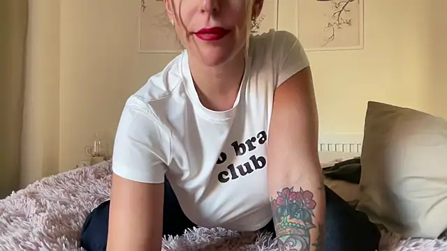 Lana_inked's Live XXX Chat