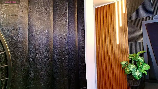 Valka_Ross 即時 XXX 聊天