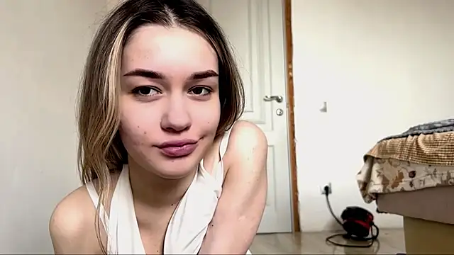 แชท XXX สดของ Little_ines