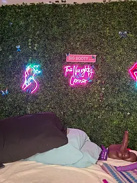 RenaThickAss élő XXX-chatje