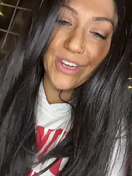 دردشة LittleMissEeve الجنسية المباشرة